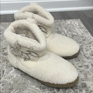 NEW American Eagle Faux Sheerling Cowboy Boot Slippers Large